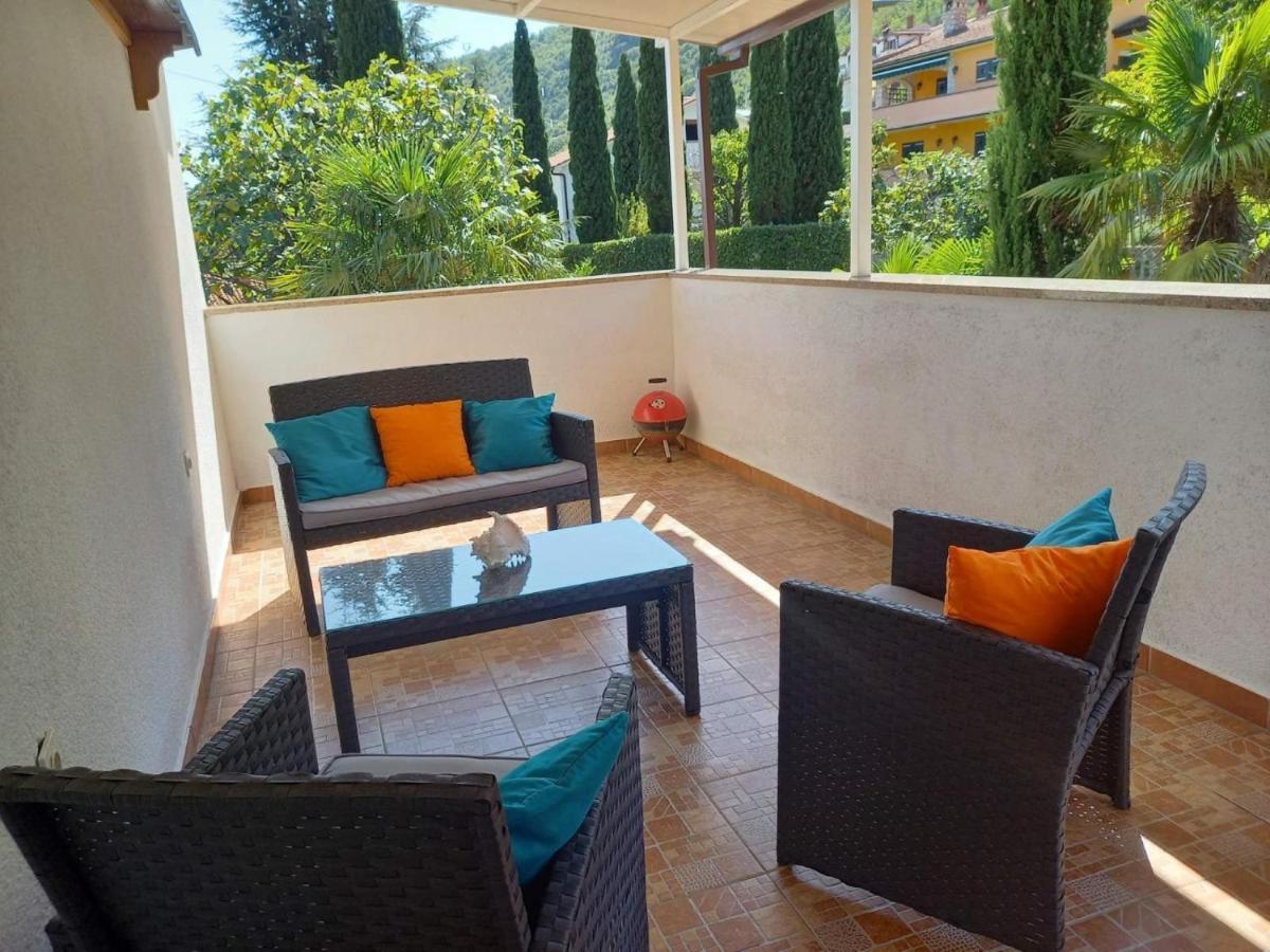 Apartments Lorinda Mošćenička Draga Rum bild